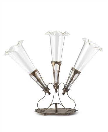 Tulipaniera in argento con tre vasche in vetro. Birmingham, 1907. Argentiere Wi