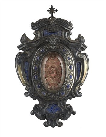 Reliquiario di Santi con cornice in argento inciso con decoro a tempietto con v
