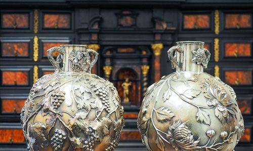 ASTA 733 : ARGENTI IMPORTANTI -  Una selezione di argenti antichi e di decorazione