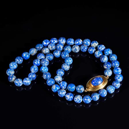  
Collana in lapislazzuli 
 