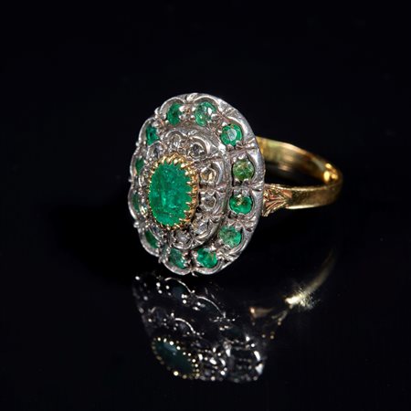  
Anello in oro e argento 
 