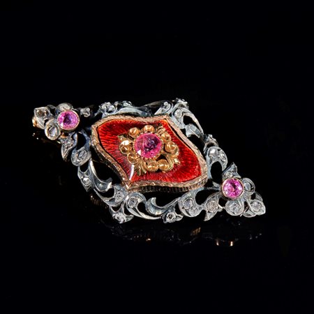  
Spilla in oro e argento 
 