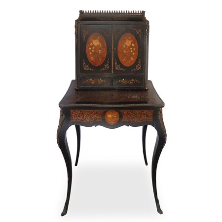 Mobile Napoleone III con intarsi floreali e bronzi applicati 