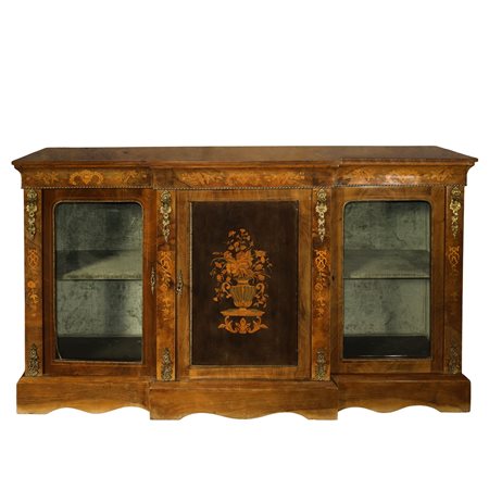 Cabinet vittoriano in radica di noce con intarsi in legni chiari, sportello centrale e due laterali a vetri, bronzi applicati , 19° secolo