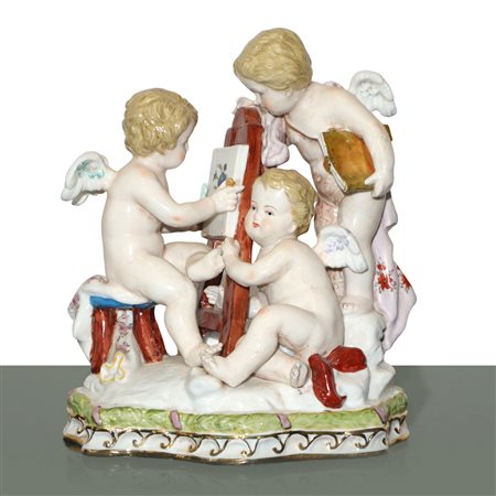 Porcelain Meissen - Gruppo di putti che dipinge, scultura in porcellana policroma, 20° secolo