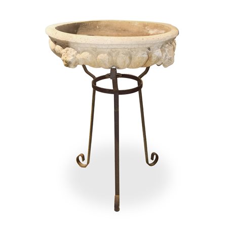 Ciotola in malta cementizia con sostegno in ferro