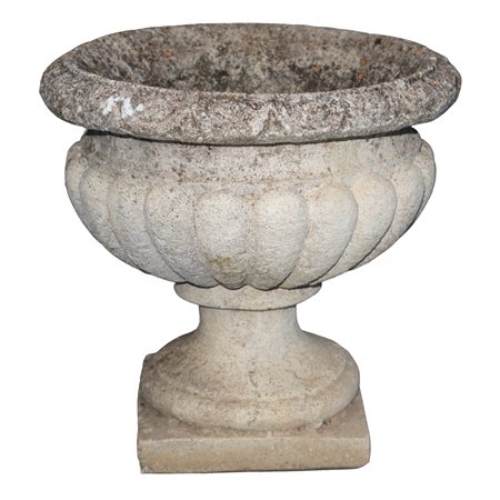 Piccolo vaso in malta cementizia a cratere