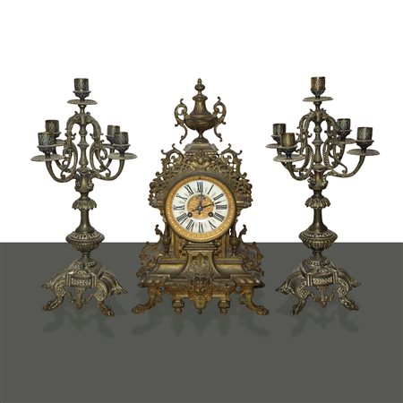 Trittico composto da un orologio e due candelieri a 5 luci, 19° secolo