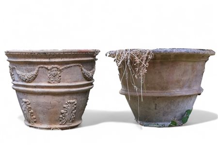 Due conche in terracotta