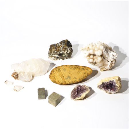 Lotto di dieci minerali