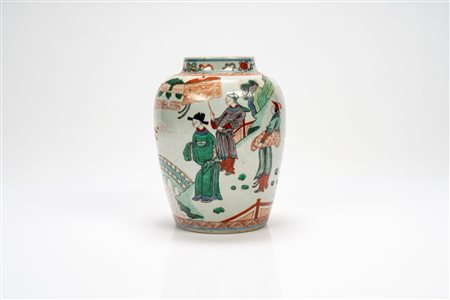 Vaso wucai decorato con figure in un giardino. Cina, fine XIX secolo