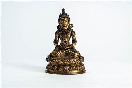 Amitayus in bronzo dorato con inserti in pasta vitrea. Cina – Tibet, secolo XVIII/XIX