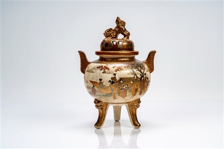 Incensiere tripode in ceramica Satsuma. Giappone, periodo Meiji (1868–1912)