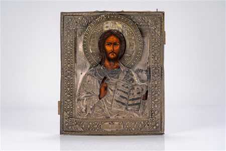 Icona su tavola con riza in argento raffigurante Cristo Pantocratore. Russia, fine XIX – inizio XX secolo