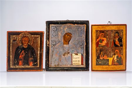 Lotto di tre icone su tavola raffiguranti Cristo benedicente, la Madonna della Deesis e una quadripartita con la Vergine con Bambino. Russia, XIX seco […]