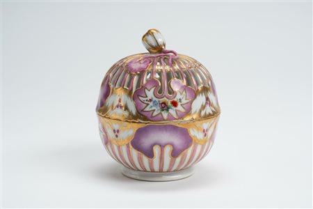 Ciotola pot-pourri con coperchio in porcellana policroma. Manifattura di Meissen, fine secolo XVIII – inizio XIX