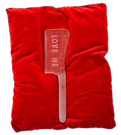 SILVIA LEVENSON, Love me