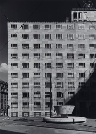 Gabriele Basilico (1944 - 2013)  - Senza titolo (Milano), 1980s