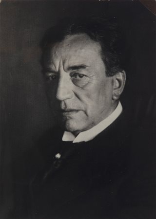 Frantisek Drtikol (1883 - 1961)  - Senza titolo (Ritratto di Eduard Vojan), 1913