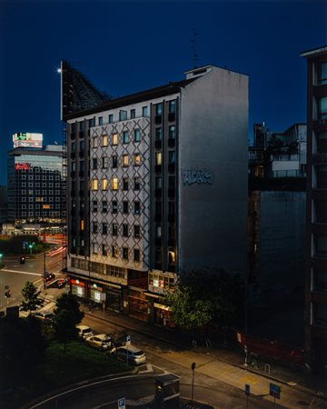 Ciro Frank Schiappa (1971)  - Edificio RAS, 2019