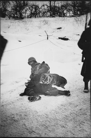 Tony Vaccaro (1922 - 2022)  - Senza titolo (Soldato), 1940s