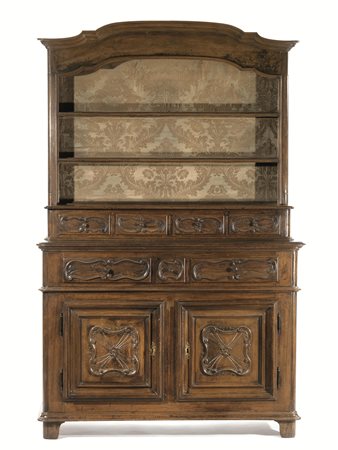 CREDENZA CON ALZATA, PIEMONTE PRIMA METÀ SEC. XVIIIin noce intagliato,...