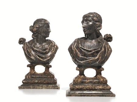 COPPIA DI BUSTI RELIQUIARIO, SECOLO XVIIin legno intagliato a figure...