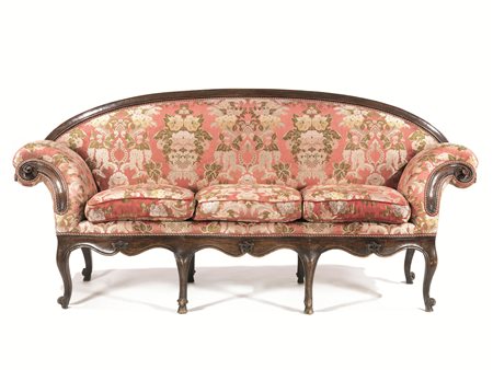 DIVANO A VENTAGLIO, VENETO, META' SECOLO XVIIIin noce, spalliera centinata,...