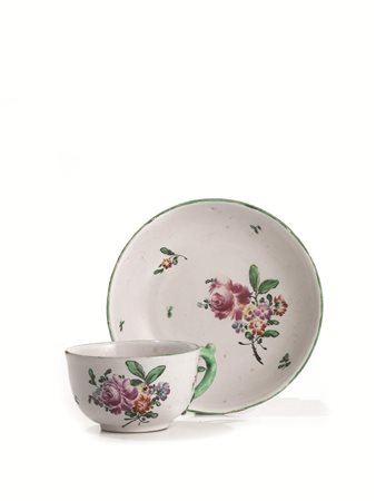 TAZZA CON PIATTINO, VENEZIA, MANIFATTURA COZZI, TERZO QUARTO DEL SECOLO...