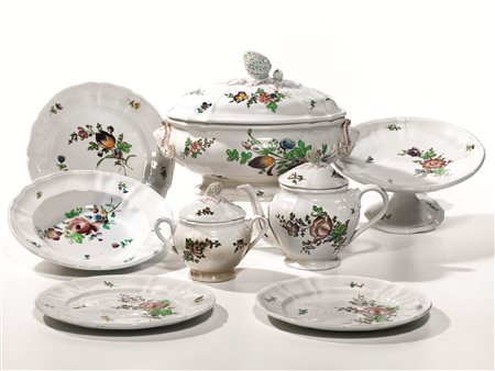 SERVITO DI PIATTI, MANIFATTURA RICHARD, FINE SECOLO XIXin porcellana bianca...