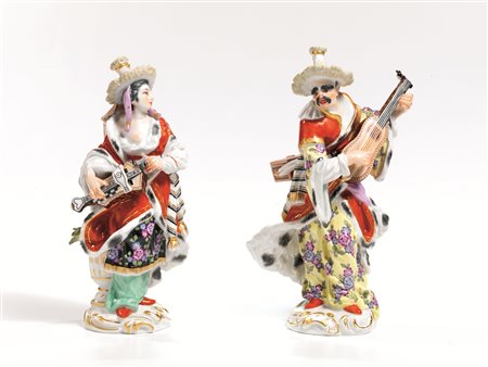 DUE STATUINE, MANIFATTURA DI MEISSEN, SECOLO XIXin porcellana policroma...