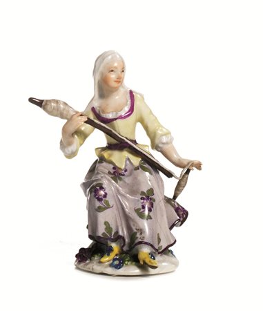 FIGURA, MANIFATTURA DI MEISSEN, SECONDA METà SECOLO XVIIIin porcellana...