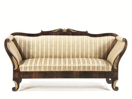 DIVANO, TOSCANA, PRIMA META' SECOLO XIX, PERIODO IMPERO in noce intagliato...