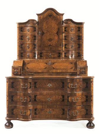 BUREAU-TRUMEAU, AUSTRIA, PRIMA META' SECOLO XIX in noce intarsiato in radica...