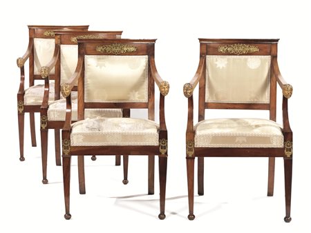 QUATTRO POLTRONCINE, TOSCANA, PRIMA META' SECOLO XIX,in noce a patina bionda...