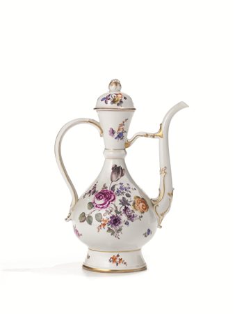 TEIERA, MANIFATTURA DI MEISSEN, SECOLO XIXin porcellana bianca decorata a...