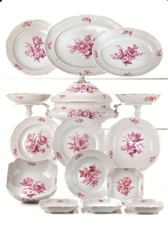 SERVITO DI PIATTI, MANIFATTURA RICHARD GINORI, SECOLO XXin porcellana bianca...