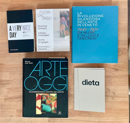 COLLETTIVE E MANUALI D'ARTE - Lotto unico di 5 cataloghi
