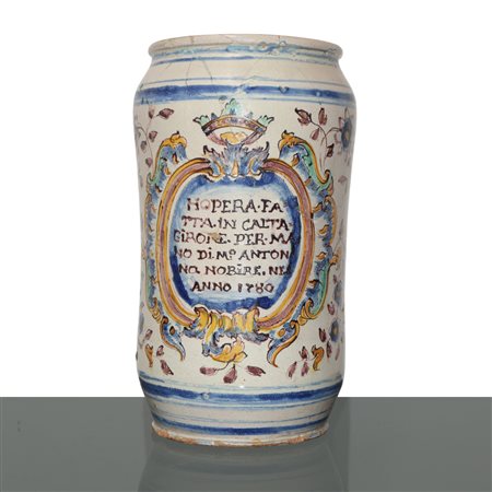Antonio  Lo Nobile - Grande cilindro in maiolica di Caltagirone decorato a motivi floreali, 1780