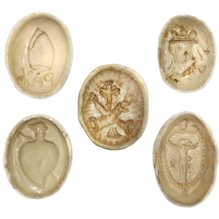 Gruppo di 5 formelle per mostarda con incisioni a tema religioso