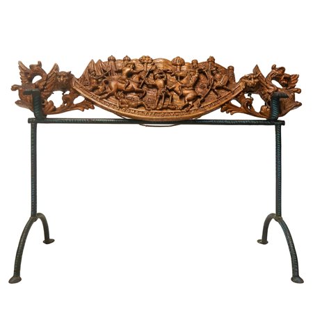 Orlando combatte i cavalieri di Frisa, Chiave di carretto scolpita monocroma