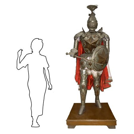 Erminio della stella d'oro: pupo siciliano di grandi dimensioni con armatura argentata e indumenti in tessuto rosa