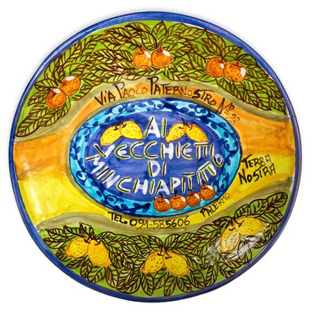 Piatto in maiolica dipinto policromo della trattoria "Ai vecchietti di minchiapitittu"