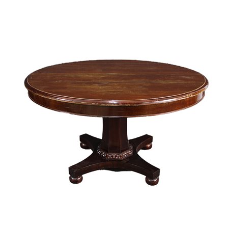 TAVOLO DA PRANZO DI FORMA ROTONDA 