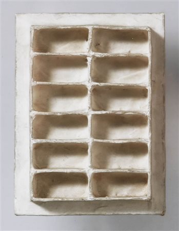 JAN SCHOONHOVEN 1914 - 1994 Senza titolo, 1964 Scultura in cartapesta, cm....