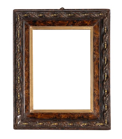 Lotto composto di 22 cornici. 22 cornici di misure varie. (22)22 cornici di...