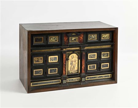 Stipo in legno e vetri eglomisé, Italia centrale, XVII secolo cm 35x55,5x25...