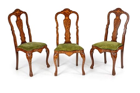 Tre sedie in legno intarsiato, Olanda, XVIII secolo cm 112x54x43 schienali a...