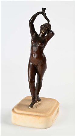 Figura femminile con tamburello fine XIX/inizi XX secolo bronzo altezza cm...