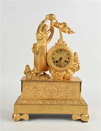 Parigina "Impero" in bronzo dorato, Francia, XIX secolo cm 45x31x13,5...